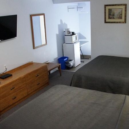Robyn'S Motel Peterborough Εξωτερικό φωτογραφία