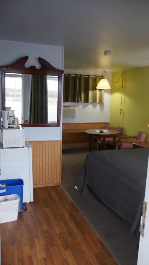 Robyn'S Motel Peterborough Εξωτερικό φωτογραφία