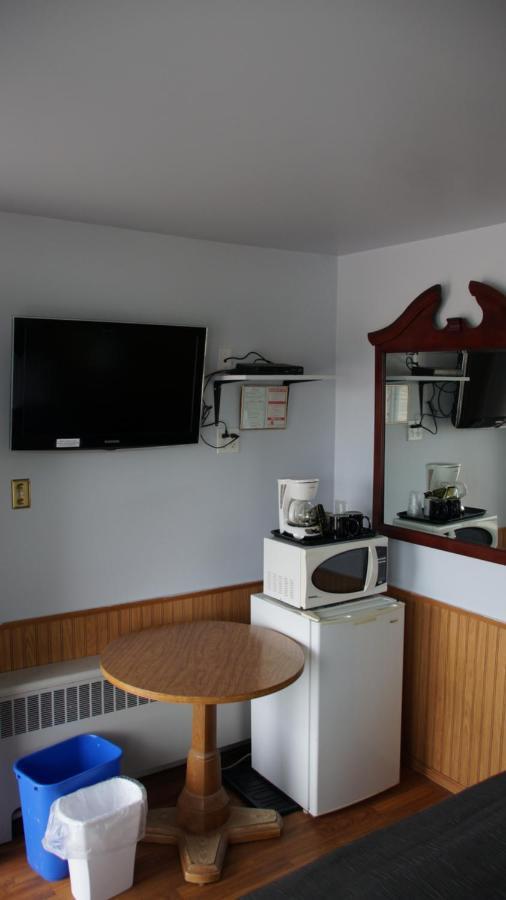 Robyn'S Motel Peterborough Εξωτερικό φωτογραφία