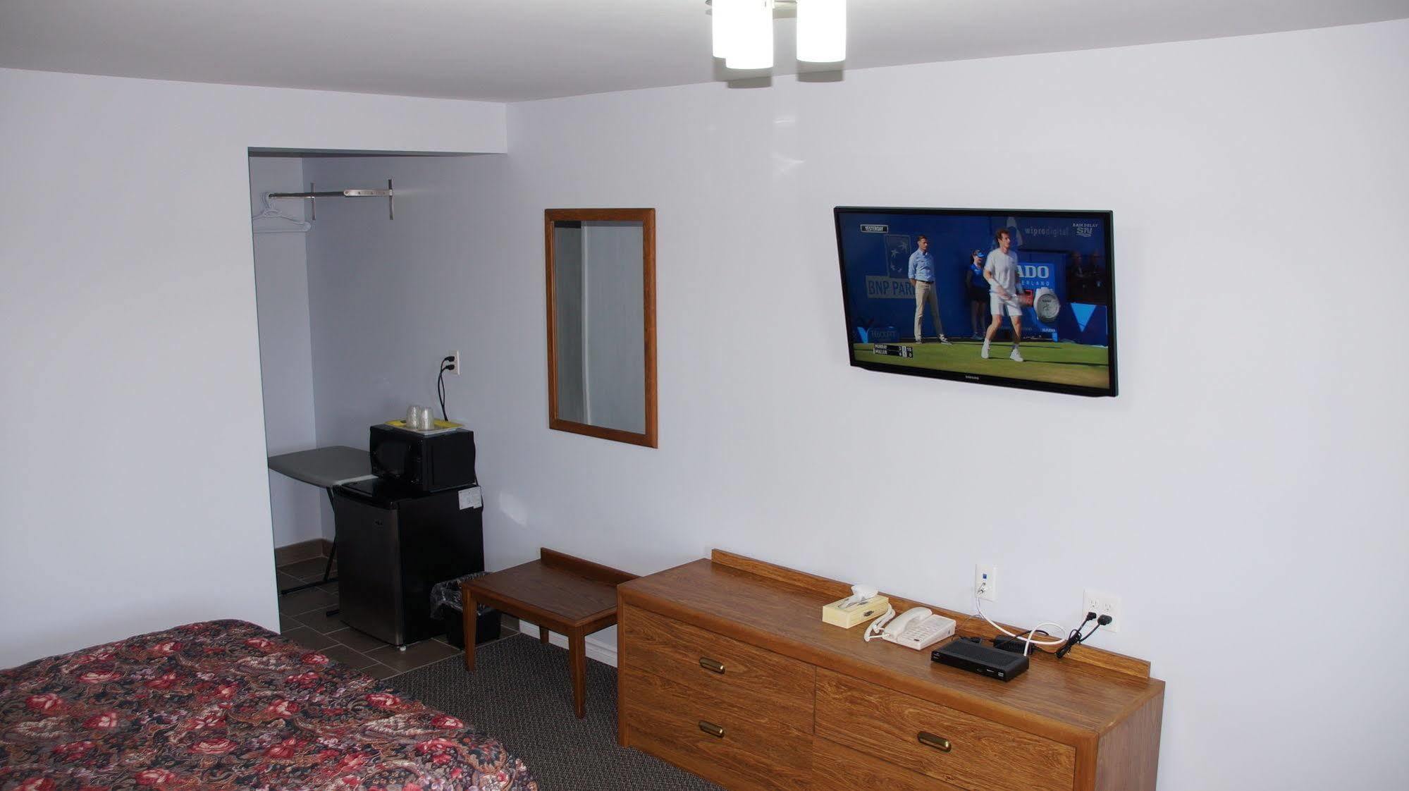 Robyn'S Motel Peterborough Εξωτερικό φωτογραφία