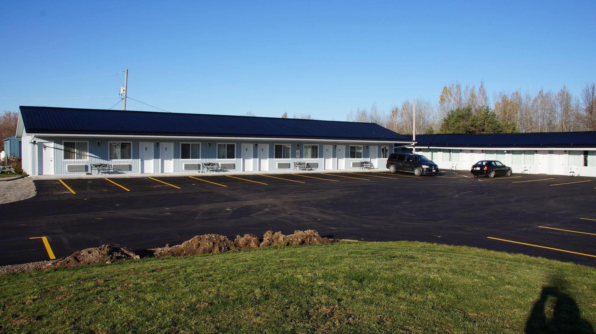 Robyn'S Motel Peterborough Εξωτερικό φωτογραφία