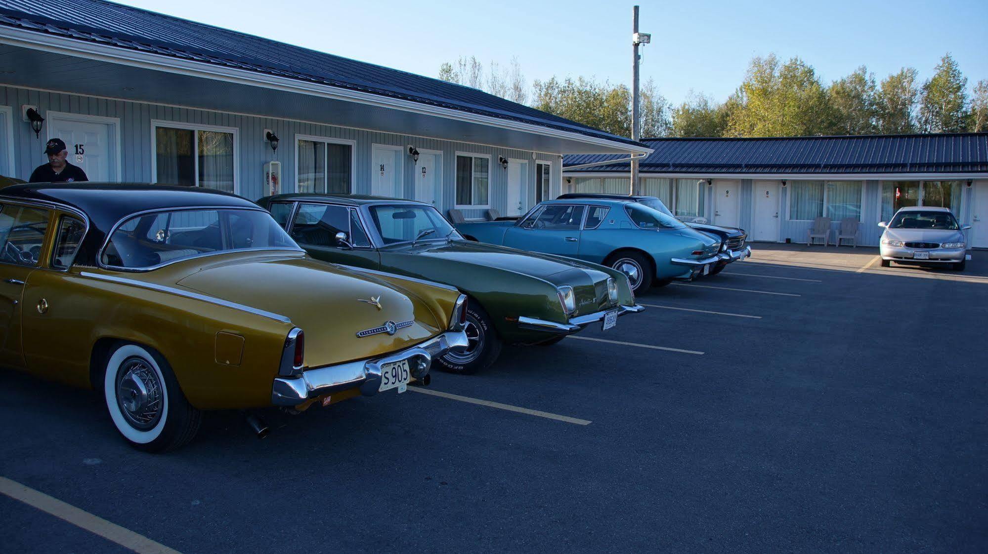 Robyn'S Motel Peterborough Εξωτερικό φωτογραφία